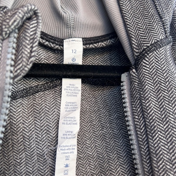 Lululemon Daily Practice Jacket - Picture 9 of 9